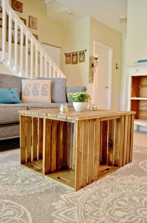 FabArtDIY Wood Wine Crate Ideas and Projects - Pallet Wine Crate Coffee Table Wine Crate Storage, Crate Projects, Creative Coffee Table, Wine Crate, Crate Furniture, Crate Paper, Diy Holz, Wild Heart, Diy Coffee Table