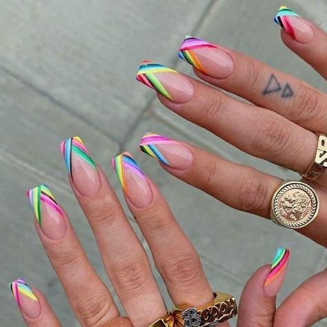 Proffesional Nails Acrylic, Neon Tips Acrylic Nails, Neon Summer Nails Designs, Neon Nail Ideas Summer, Music Festival Nails, Summer Nails 2023, Multicolored Nails, Unghie Sfumate, Nails 2022