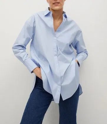 Oversized Button Downs: A Cool, Wearable Trend for BetterAfter50's Oversized Poplin Shirt, Blue Jean Outfits, Cotton Shirts Women, Parisian Women, Simple Summer Outfits, French Girls, Fashion People, Red Outfit, Spring Trends