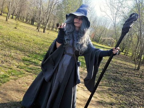 Gandalf the Grey Genderbent  Lord of the Rings and the Hobbit Womens Lord Of The Rings Costume, Lord Of The Rings Cosplay Female, Female Gandalf, Gandalf Cosplay, Lord Of The Rings Costumes, Lord Of The Rings Cosplay, Lotr Cosplay, Comicon Costume, Hobbit Cosplay