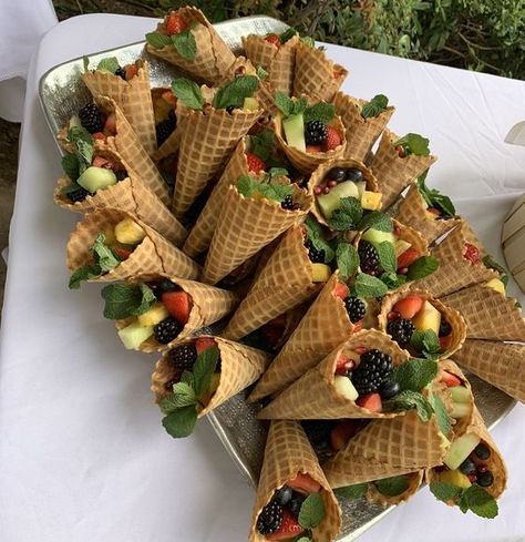 28 Fun Graduation Party Finger Food Ideas - Raising Teens Today Cousins Brunch Ideas, Brunch Event Food Ideas, Open House Finger Food Ideas, Graduation Fruit Ideas, Open House Appetizer Ideas, Brunch Open House Ideas, Champagne Breakfast Ideas, Breakfast Graduation Party, Breakfast Graduation Party Ideas