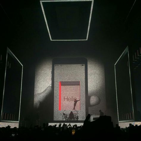 THIS IS INSANE #the1975 #abiior #the1975live #the1975tour #musicforcars #mattyhealy The 1975 Stage, Adam Hann, The 1975 Tour, The 1975 Live, This Must Be My Dream, Matty 1975, Matthew Healy, Matt Healy, Online Relationship