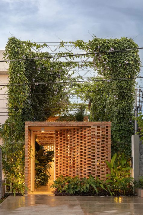 Laurent Troost creates Tropical Shed as archaeologist's office in Brazil Classical Building, Brick Architecture, Sustainable Architecture, Architecture Photo, Indoor Outdoor Living, Brick Wall, A House, Landscape Design, Interior And Exterior