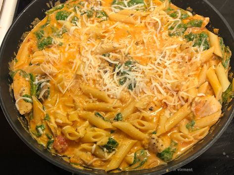 Creamy Rigatoni, Florentine Recipe, Florentines Recipe, Chicken Pasta Dishes, Sun Dried Tomato Sauce, Tuscan Chicken Pasta, Rigatoni Pasta, Tuscan Chicken, Baked Ziti