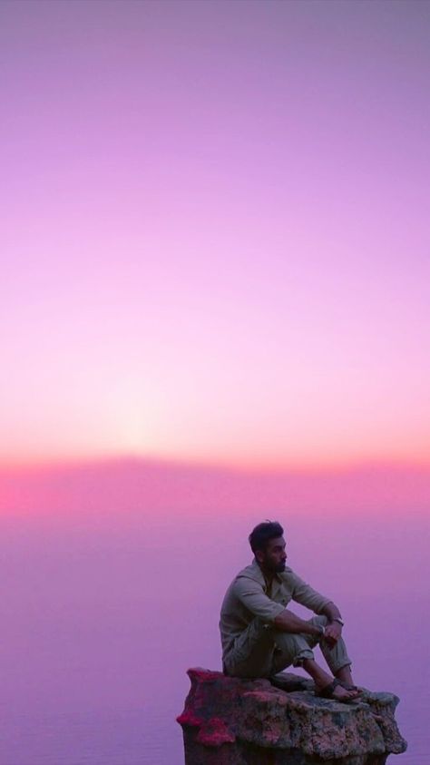 Tamasha Movie Aesthetic, Ranbir Kapoor Wallpapers, Ranbir Kapoor Aesthetic, Tamasha Movie, Bollywood Wallpaper, Vintage Bollywood Aesthetic, Bollywood Posters, Fire Image, Galaxy Pictures