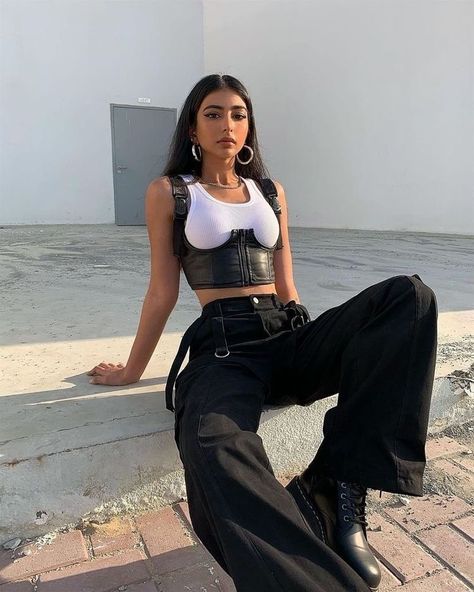 Outfit Inspo Streetwear, Streetwear Inspiration, Corset Outfit, Rock Punk, Streetwear Fashion Women, Festival Looks, Tyler The Creator, Outfit Inspo Fall, Streetwear Women