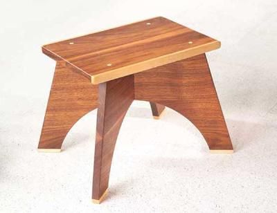 How to Make a Footstool  A small wood stool fits together with clever joints. Perfect for a little puppy or small dog. Updated URL from Wayback Machine. Wooden Footstool, Walnut Stools, Wooden Step Stool, Wooden Steps, Small Woodworking Projects, Wooden Stool, Wood Stool, Small Wood Projects, Wood Working For Beginners