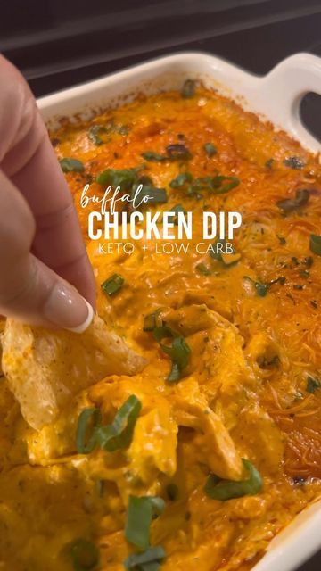 Rotisserie Chicken Seasoning, Buffalo Chicken Recipes, Chicken Dip, Cream Cheese Chicken, Chicken Dips, The Dip, Diet Healthy, Perfect Keto, Buffalo Chicken Dip