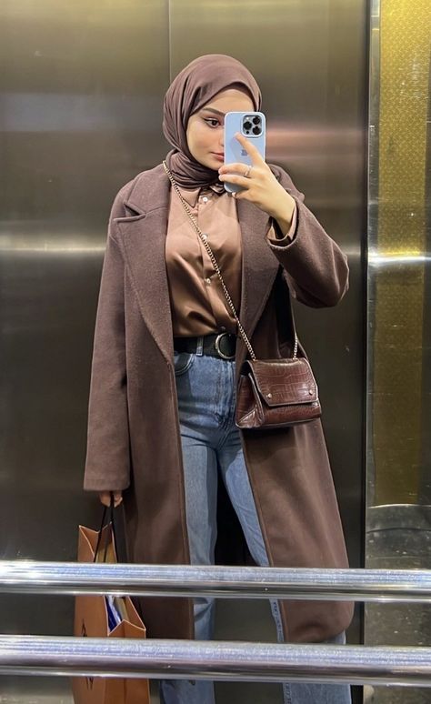 University Teacher, Winter Hijab, Hijab Trends, Modest Fashion Hijab, Muslim Fashion Hijab Outfits, Hijabi Style, Muslim Fashion Hijab, Fashion Hijab, Teacher Style