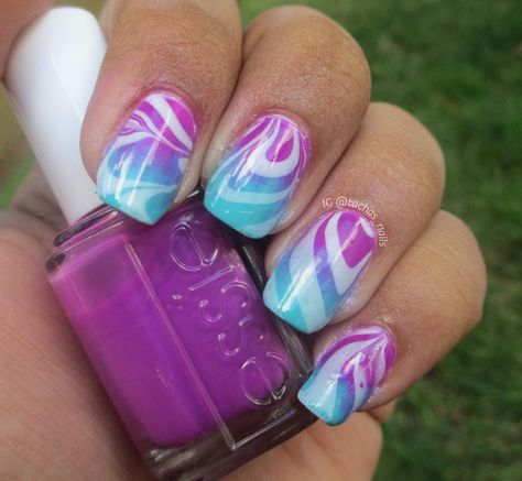 white marble over sponge gradient Marbling Nails, Watermarble Nails, Nails Artwork, Magical Nails, Water Marble Nail Art, Water Marble Nails, Unghie Nail Art, Water Marbling, Nail Decor