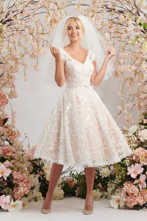 Gorgeous short tea length blush wedding dress with V neck and cap sleeves. The intricate floral lace covers the entire dress and is edged with scallop lace Tea Length Wedding Dresses Lace, Eye Ideas, Puffy Wedding Dresses, Blush Wedding Dress, Wedding Dresses Blush, Tea Length Wedding, Bridal Elegance, Beautiful Tea, Tea Length Wedding Dress