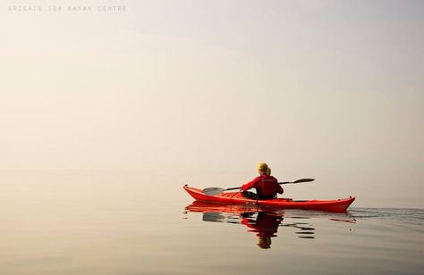 Kayaking Photography, Kayaking Aesthetic, Sea Kayak, Outdoor Aesthetic, Sea Kayaking, Canoes, Canoe And Kayak, Canoeing, Scenic Routes