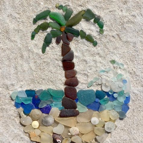 Seaglass Palm Tree, Sea Glass Palm Tree, Sea Glass Diy, Beautiful Beach Sunset, Seashell Art Diy, Sea Glass Art Projects, Seaglass Art, Mandala Rock Art, Pallet Planter