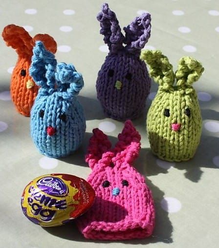 Knitted Bunnies, Bunny Knitting Pattern, Knitted Toys Free Patterns, Knitting Pin, Holiday Knits, Bunny Egg, Knitting Patterns Toys, Knitted Animals, Easter Bunnies