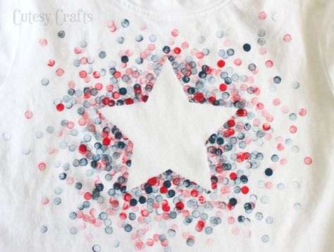 Make an adorable DIY 4th of July shirt using freezer paper and a pencil eraser! No special equipment necessary. So easy, even the kids can make it! Patriotic Baby, Eraser Stamp, Hand Carved Rubber, Easter Bunny Shirts, T Shirt Painting, Freezer Paper, Fourth Of July Shirts, 4th Of July Decorations, 4th Of July Shirt