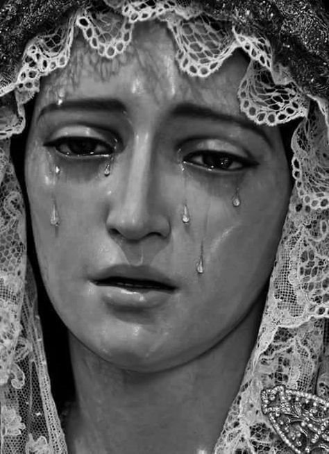 Mother Mary Crying, Weeping Mary, Weeping Statue, Orthodox Iconography, Mary Tattoo, Rose Tattoos For Men, Mary Statue, Classical Art, Sleeve Tattoo