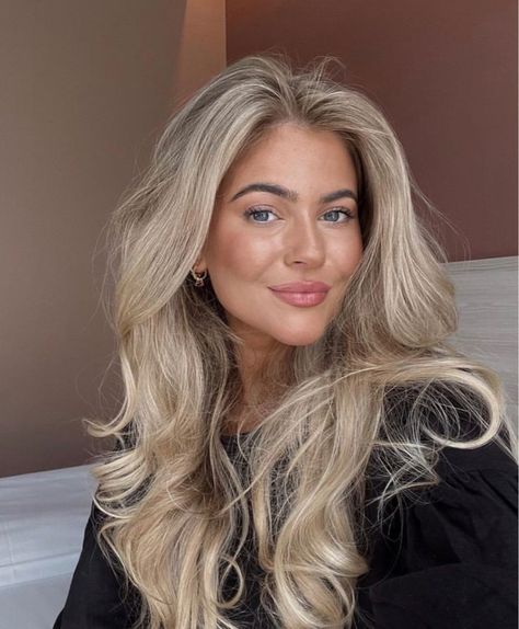 Summer Blonde Hair, Kadeřnické Trendy, Flot Makeup, Vlasové Trendy, Blonde Hair Inspiration, Blonde Hair Looks, Hair Shades, Hair Inspiration Color, Hair Inspo Color