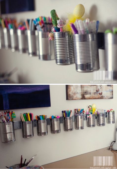 Pencil Organization, Cheap Classroom Organization, Diy Pen Display, Hanging Marker Storage, Pen Organization Diy, Wall Pen Holder Diy, Pens Organization Ideas, Hanging Crayon Storage, Pen Storage Diy