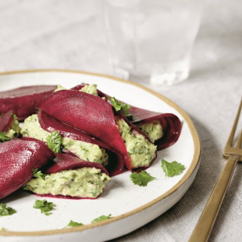 Raw Beet Ravioli with Macadamia Pesto Cheese - Taste Canada Macadamia Pesto, Marinated Beets, Beet Ravioli, Pesto Cheese, Raw Beets, Radicchio Salad, Vegan Party Food, Cheese Course, Vegan Party