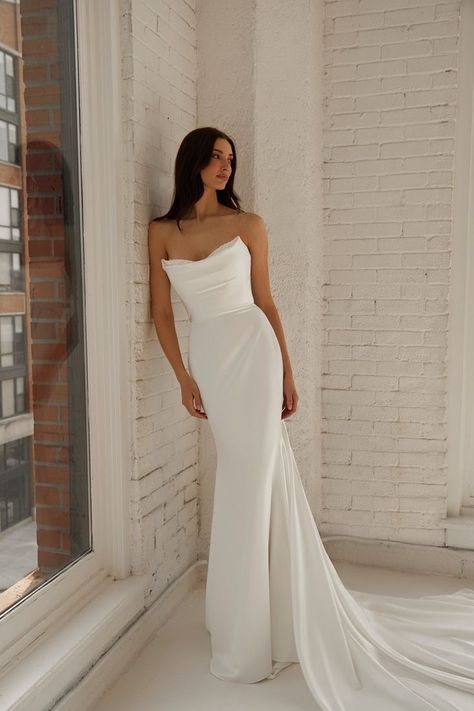 Simple And Sleek Wedding Dress, Classic Minimal Wedding Dress, Silk Classy Wedding Dress, Tight Simple Wedding Dress, Simple Structured Wedding Dress, Simple Affordable Wedding Dress, Spring 2025 Wedding Dress, Simple Bohemian Wedding Dress, Plane Wedding Dress