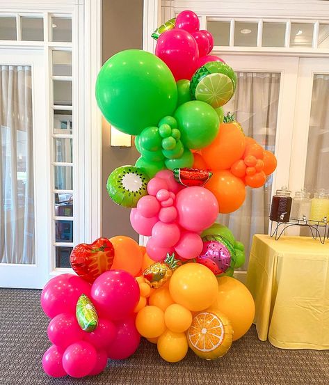 Thought we’d bring some brightness to your feed with this colorful garland we did for @diamondsdirect 💖 Bring this look to your next… | Instagram Balloon Inspiration, Colorful Garland, Balloon Twisting, Balloon Ideas, Balloon Kit, Balloon Delivery, Spring Ideas, Balloon Decor, Balloon Diy