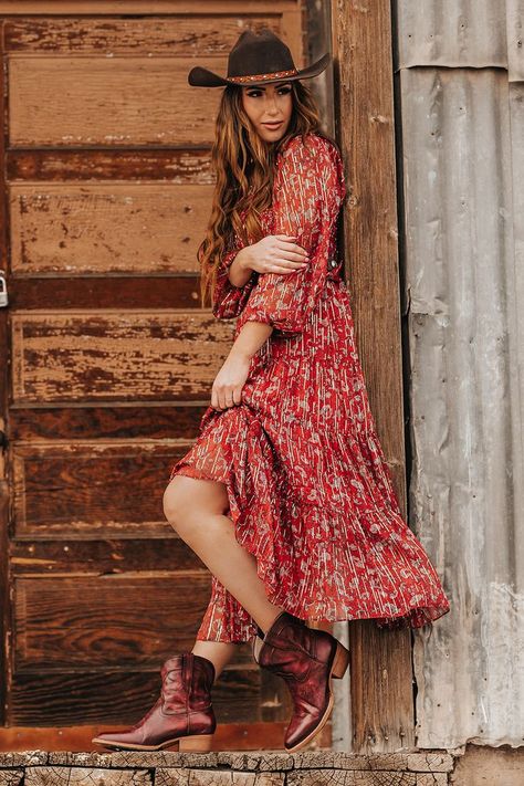 Freebird stores - Zamora Cowboy Outfits For Women, Maxi Dress Outfit Summer, Estilo Cowgirl, Estilo Hippie Chic, V Neck Long Sleeve Dress, Vintage Print Dress, Maxi Skirt Style, Looks Country, Estilo Country