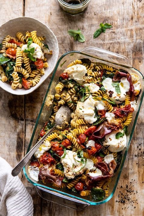 Caprese Pesto Pasta Bake | halfbakedharvest.com #caprese #pesto #pasta #easyrecipes Baked Pasta Recipes Vegetarian, Sweet Pasta, Pasta Bake Recipes, Bake Pasta, Pesto Pasta Bake, Meat And Veggies, Pan Pasta, Resep Pasta, Pasta Pesto