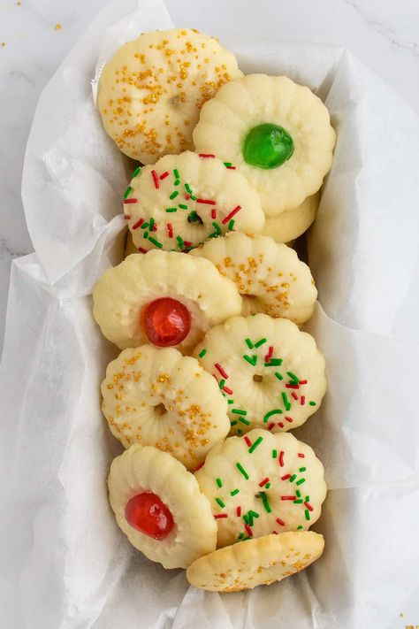 How To Make Perfect Whipped Shortbread - The Kitchen Magpie Shortbread Cookie Ideas, Decorated Shortbread Cookies, Whipped Shortbread Cookies Christmas, Christmas Shortbread Cookies, Best Shortbread, Whipped Shortbread, Christmas Cookie Recipes Holiday, Shortbread Cookies Christmas, Xmas Baking