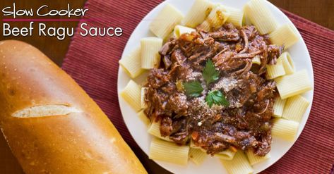 When the venerable chuck roast meets Italian food, you get this Slow Cooker Beef Ragu Sauce. This recipe is mouthwateringly delicious! Slow Cooker Beef Ragu, Beef Ragu Recipe, Best Pot Roast, Beef Ragu, Ragu Recipe, Dump Meals, Easy Slow Cooker Recipes, Slow Cooker Pork, Crockpot Recipes Slow Cooker