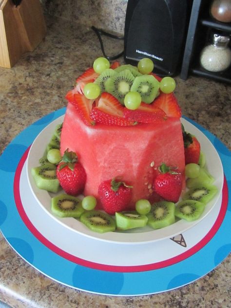 cake made of fruit | fruit cake made with real fruit! take tooth picks ... | Favorite Reci ...Valentine's idea? Raw Fruit Cake, Cake Made Of Fruit, Watermelon Cakes, Childrens Party Food, Cake Valentine, Watermelon Pizza, Valentines Idea, Fresh Fruit Cake, Candy Alternatives