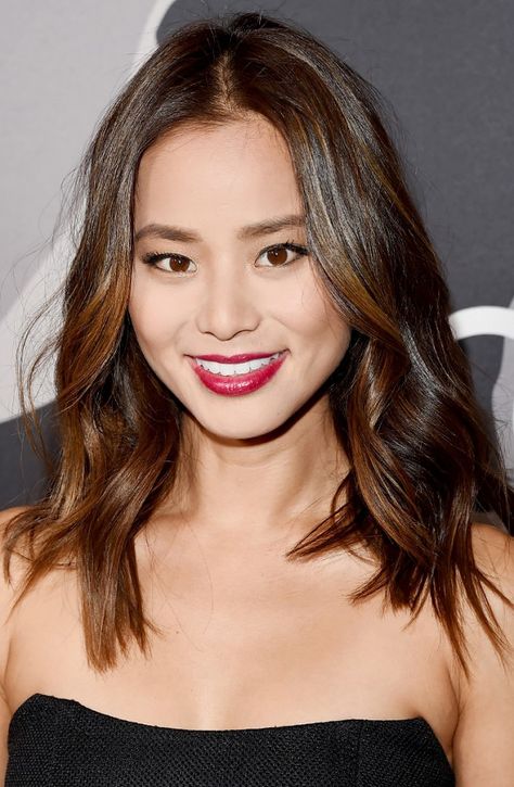 Caramel Highlights Jamie Chung Hair, Asian Hair Highlights, Hairstyle Reference, Monolid Makeup, Balayage Ideas, Hair Color Asian, Warm Brunette, Jamie Chung, Caramel Highlights