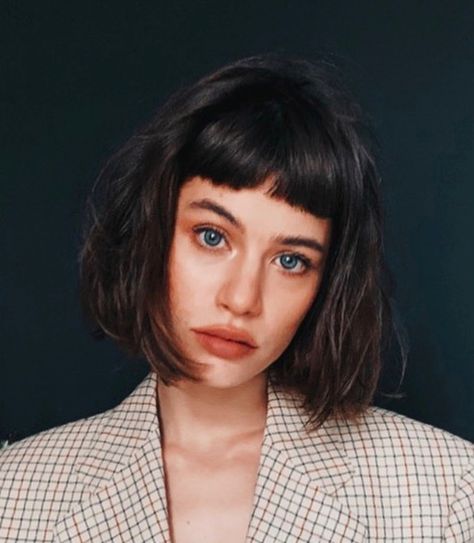 Baby Bangs Curly Hair, Edgy Fringe, Short Bob Pixie, Women Short Bob, Bob Pixie, Short Hair Ideas, Wavy Haircuts, Short Haircuts For Women, Pixie Hair