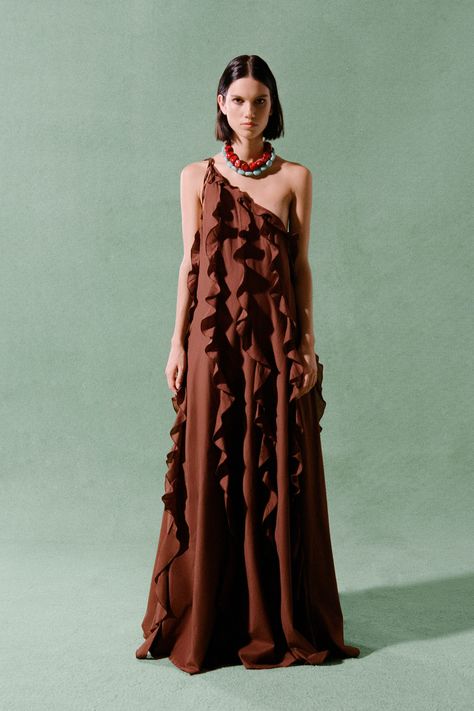 Staud Pre-Fall 2023 Fashion Show | Vogue Matching Skirt Set, Robes Glamour, Pre Fall 2023, 2023 Collection, How To Make Clothes, 2023 Fashion, Fashion Show Collection, Woven Dress, Printed Mini Dress