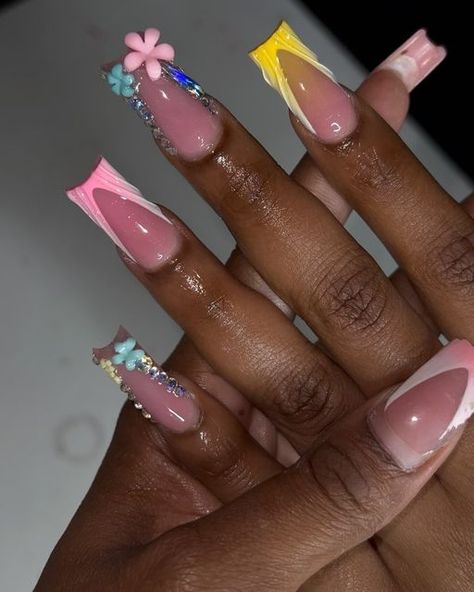 HOUSTON NAIL TECH on Instagram: "Easter is that you? 🐣💛  DM FOR LAST MINUTE APPOINTMENTS 🫶🏾  #houstonnailtech #houstonnails #nailsofinstagram #nails #nailaddict #toes #instagram #houston #miaminailtech  #houstonlashes #houstonhair #houstonhairstylist #nycnailtech #lanailtech #dallasnailtech #instagood #fyp #nailsnailsnails #explore #viral #fyp #nailapplication #nailporn #dynamicnailsuppy #greennails #airbrush #nailinspo" Short Coffin Nails Designs, Airbrush Nails, Drip Nails, Colored Acrylic Nails, Dope Nail Designs, Short Square Acrylic Nails, Acrylic Nails Coffin Pink, Unique Acrylic Nails, Long Square Acrylic Nails