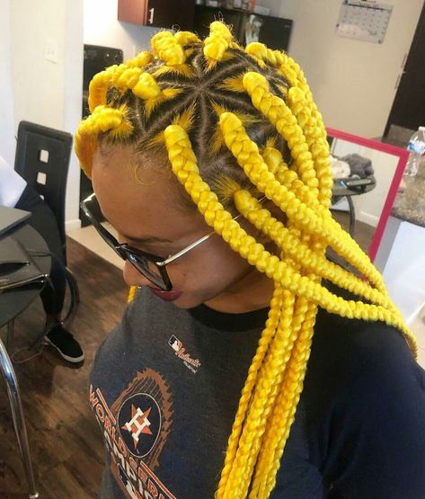 Yellow Braids, Colorful Braids, Afro Hair Girl, Yellow Hair Color, Blonde Box Braids, Big Box Braids, Try On Hairstyles, Long Box Braids, Peinados Fáciles Para Cabello Corto