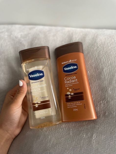 Cocoa Radiant Body Oil, Lotion Aesthetic, Vaseline Intensive Care Cocoa Radiant, Spa Aesthetic, Sunscreen Makeup, Sunscreen Skincare, Vaseline Intensive Care, Healing Dry Skin, Basic Skin Care Routine