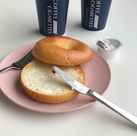 Bagel Aesthetics, Bagels Aesthetic, Bagel Store, Kawaii Foods, Plain Bagel, Food Pic, Food Inspo, Kawaii Food, Rich Life