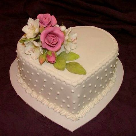 Hawaiian Wedding Cake, Heart Shaped Wedding Cakes, Heart Cake Design, Castle Birthday Cakes, Floral Cake Design, Fancy Wedding Cakes, Heart Shaped Cake, Happy Anniversary Cakes, Heart Cakes