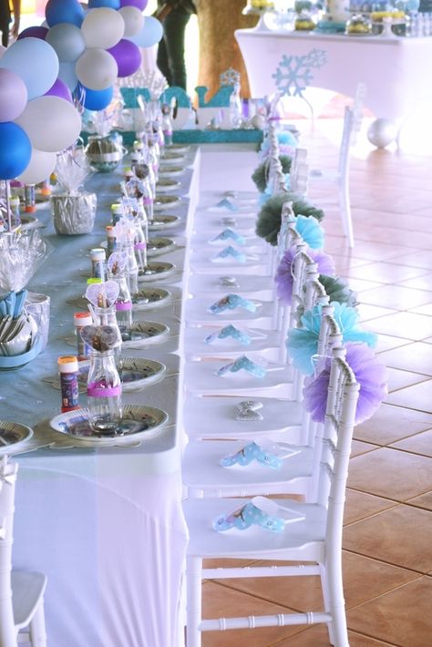 Frozen Birthday Party Tablescape, Frozen 1st Birthday Party, Classy Elsa Party, Elza Decorations Birthday, Frozen Theme Kids Table, Frozen Tulle Table Skirt, Candy Bar Frozen, Frozen Table, Frozen 3rd Birthday