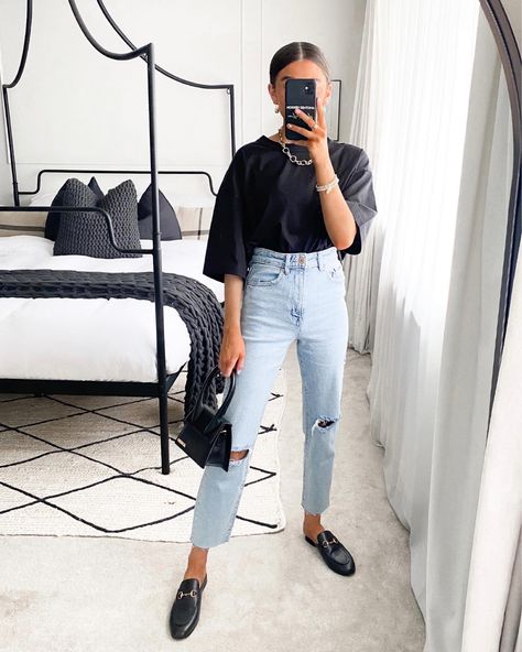 Slim Jeans Outfit, Slim Mom Jeans, Blue Mom Jeans, Blue Jean Outfits, Women Dress Online, Mom Jeans Outfit, Jeans Outfit Women, Casual Work Wear, Denim Jeans Fashion