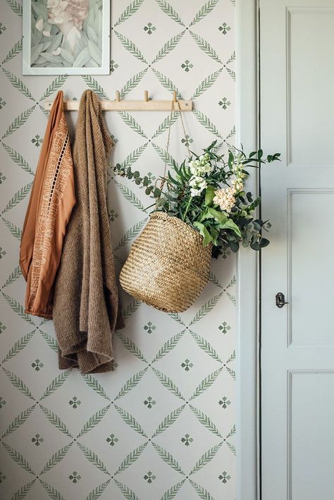 Matte Wallpaper, Trellis Wallpaper, Hal Decor, English Cottage Style, English Cottage, Wallpaper Roll, Country Cottage, Rustic Home Decor, My Dream Home