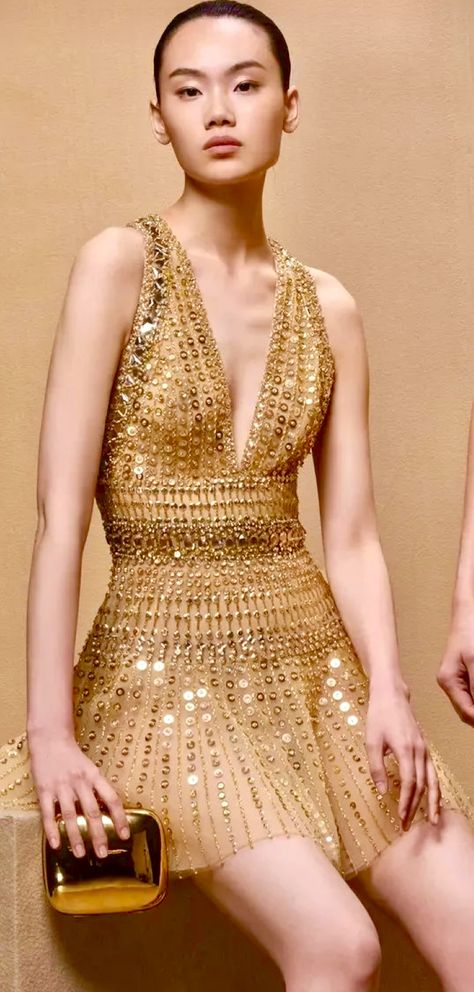 Zuhair Murad Resort 2025 Zuhair Murad Haute Couture 2025, Dress Tailoring, Zuhair Murad Resort, Tailoring Ideas, Resort 2025, Zuhair Murad Haute Couture, Zuhair Murad, Couture, Gold