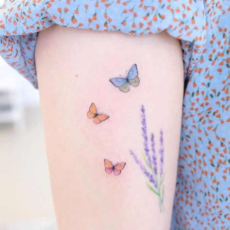 20+ Cute Small Butterfly Tattoo Designs and Ideas Small Butterfly Tattoo Designs, Yellow Butterfly Tattoo, Purple Flower Tattoos, Tiny Butterfly Tattoo, Traditional Butterfly Tattoo, Purple Butterfly Tattoo, Colorful Butterfly Tattoo, Simple Butterfly Tattoo, Blue Butterfly Tattoo