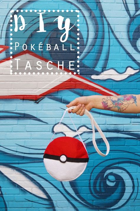 KuneCoco • DIY Pokéball Tasche • Pokémon • #GottaBlogEmAll Pokemon Diy, Pokemon Ball, Pokemon Clothes, Pokemon Party, Family Halloween Costumes, Halloween 2018, Bag Patterns To Sew, Family Halloween, Purim