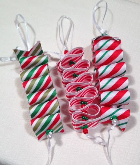 Graveside Decorations, Christmas Ribbon Crafts, Christmas Angel Crafts, Tree Decoration Ideas, Holiday Wreaths Diy, Diy Christmas Wreaths Ideas, Christmas Wreaths Ideas, Ribbon Candy, Christmas Wreaths Diy Easy