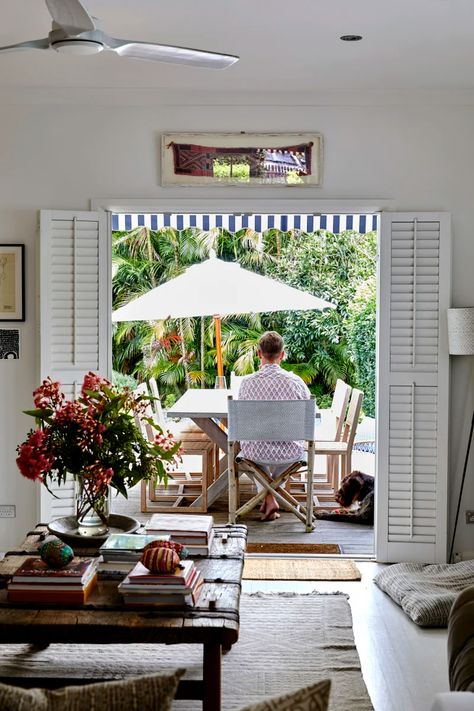 Florida Beach Cottage Interior Design, Beach House Deck Ideas, Carribean House, Family Cottage, California Beach House, Walter G, Tropical Lifestyle, Beach Living Room, Colonial Decor