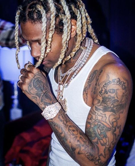 Twist Tattoo, Washington Tattoo, Dragon Tattoo Images, Hand Tattoo Images, Lil Twist, Black Men Tattoos, Lil Tay, Rapper Outfits, Back Of Shoulder Tattoo