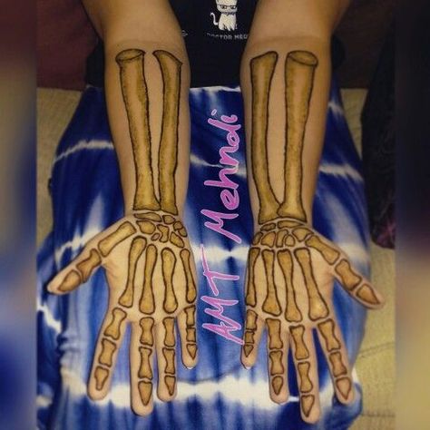 Halloween Henna Design, Halloween Henna, Maharaj Painting, Shivaji Maharaj Painting, Cute Henna Designs, Cute Henna, Unique Mehndi, Shivaji Maharaj, Dulhan Mehndi