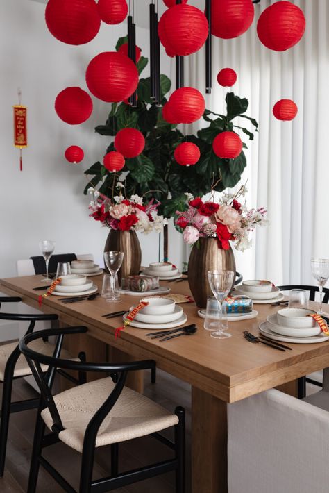 Modern Lunar New Year Decor We Love - Color & Chic Chinese New Year Decorations Home, Tet Decor, Lunar New Year Decoration, Luna New Year, Villa Decor, Dubai Villa, Enjoying The Moment, Chinese New Years, Tet Holiday