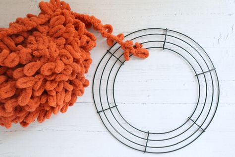 Pumpkin Loop Yarn Wreath - It's Always Autumn Diy Pumpkin Wreath, Loop Yarn Wreath, Pumpkin Wreath Diy, Loopy Yarn, Fall Pumpkin Crafts, Crochet Wreath, Mesh Wreath Diy, Deco Mesh Christmas Wreaths, Fall Stuff